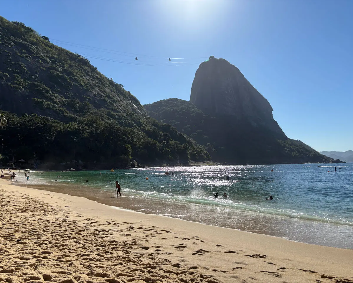 Het Praia Vermelha met de Suikerbroodberg erachter in Rio de Janeiro