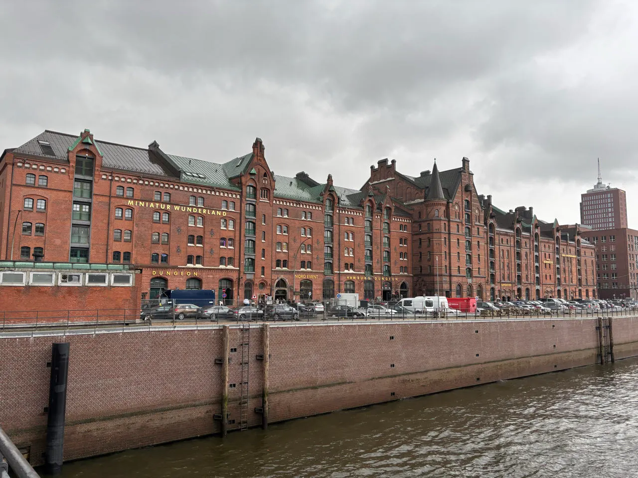 Pakhuizen van de Speicherstadt in Hamburg, waaronder het Miniatur Wunderland