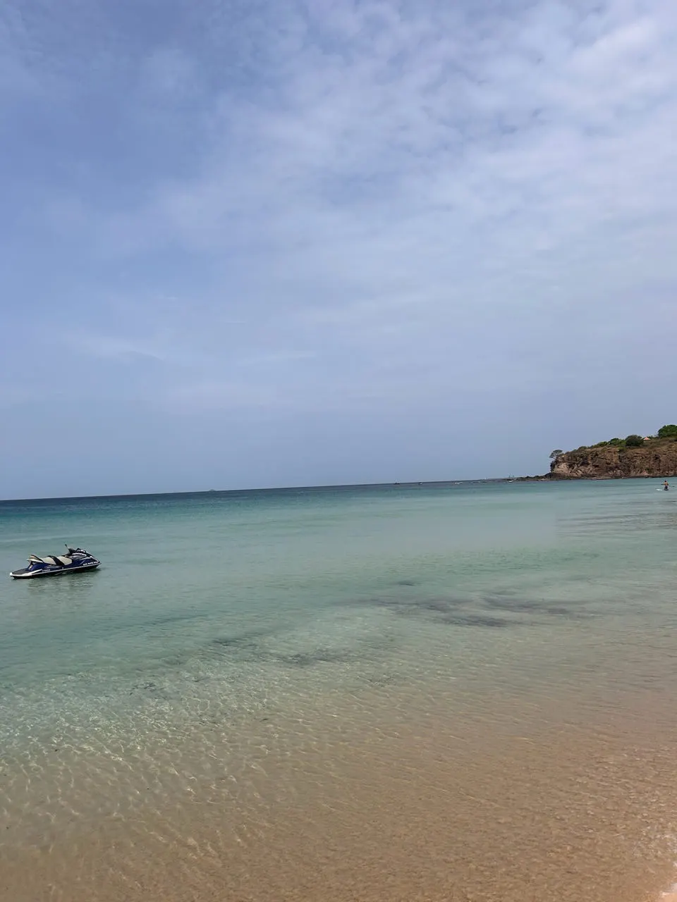 Het heldere turquoise water van Dutch Bay bij Trincomalee