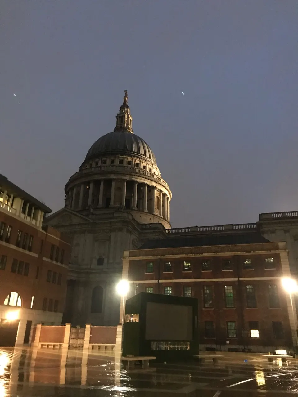St Paul's Cathedral in Londen in het avondlicht